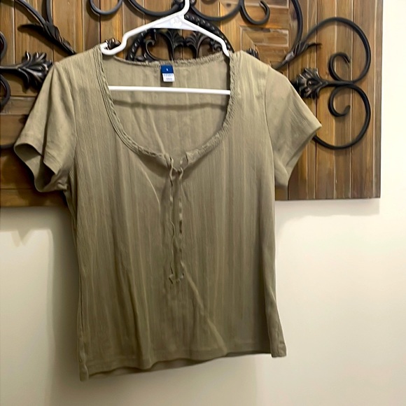 2 Old Navy Tops-SZ M - Picture 2 of 2